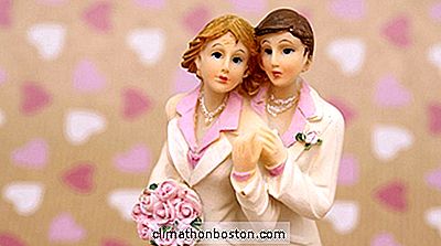  Küçük İşletme Mahkeme Taraf, Kural Baker Eşcinsel Düğün Pastası Yapmak Gerekmiyor
