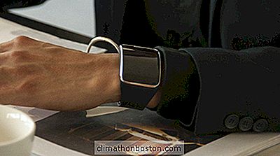  Samsung Lance Une Courbe Avec Un Affichage Géant Sur La SmartWatch Gear S